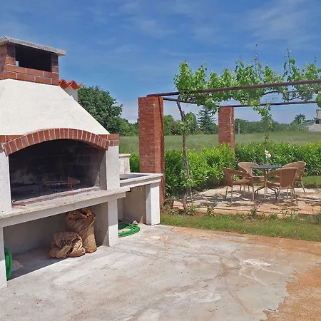 Dream House For 4 Pax In Muntic With Pool Ferienhaus Pula